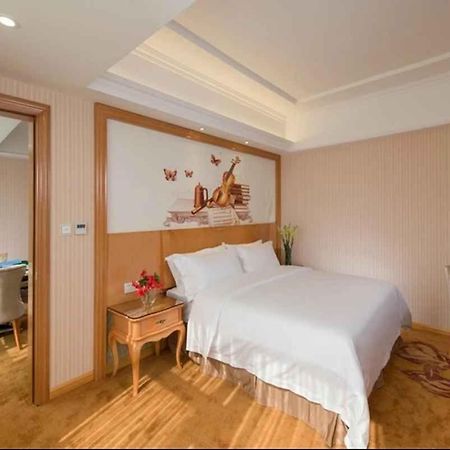 Vienna Hotel Shenzhen Baoneng City Plaza Exterior photo